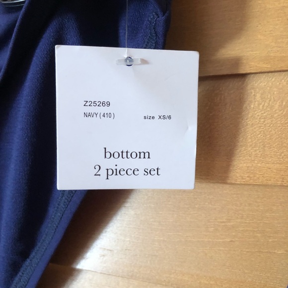 BEACH HOUSE SPORTS NWT 2PIECES SET IN NAVY TOP CROP SIZE 4 / BOTTOM SIZE 6 - Picture 6 of 10